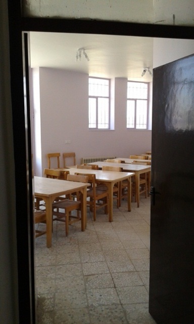 ورودی سالن مطالعه کتابخانه